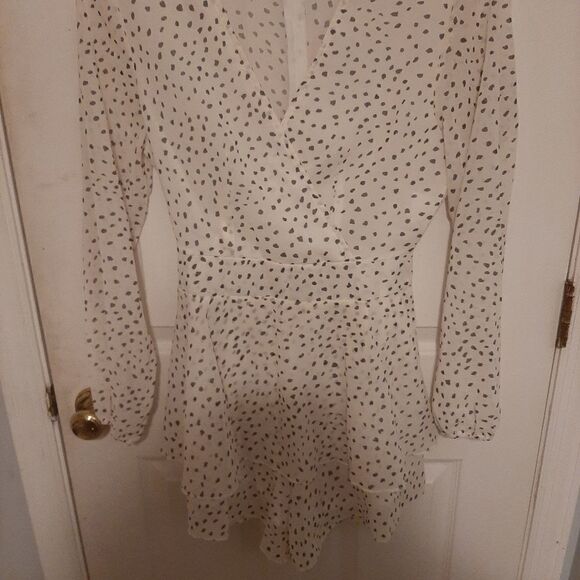 NWOT Ladies Size Small Beautiful Blouse 👚 - Picture 1 of 8
